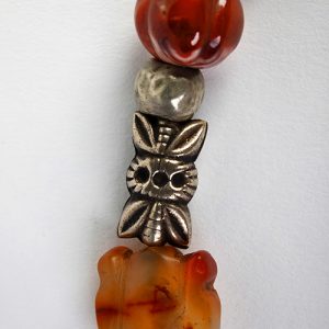 Carnelian beads. Fine sterling pendant with inset carnelian, mixed old silver spacers, bow shaped Thai silver and carved square carnelian silver slosure with sterling S hook - Image 4