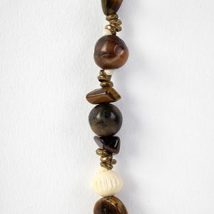 Jade Chinese scrab beetle focal, mixed tiger eye, agate and carved bone beads, gilded spacers and hook closure - Image 3